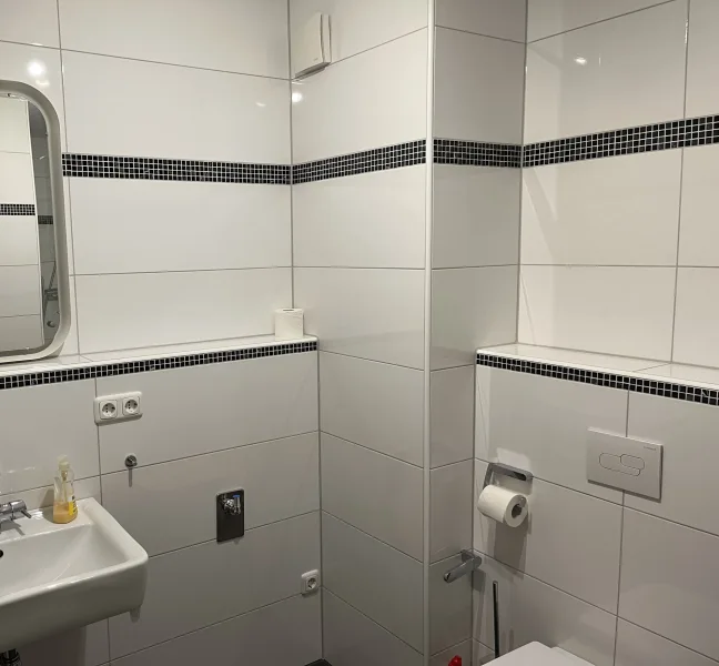 Modernes Badezimmer