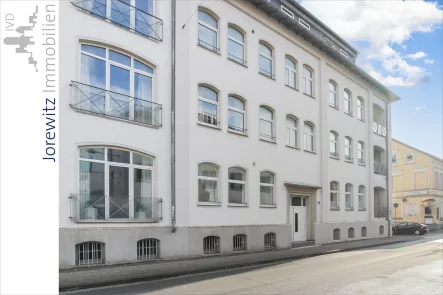 001 - Straßenansicht - Wohnung kaufen in Bielefeld - Bi-City - Nähe Stadttheater: 2 Zimmer-Wohnung im Staffelgeschoss mit großer Loggia und Fahrstuhl