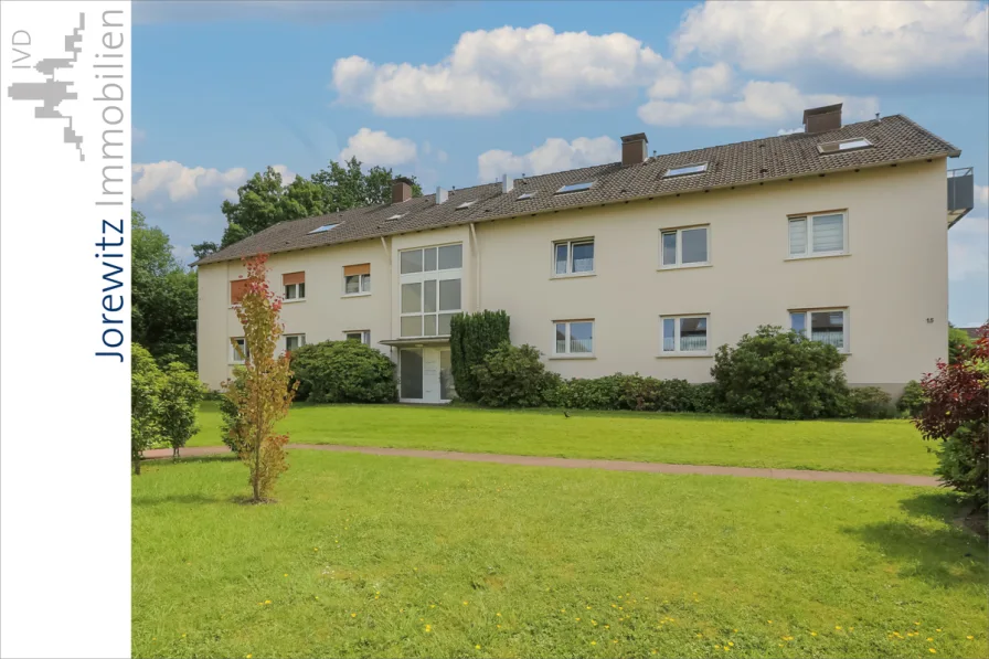 001 - Eingangsansicht - Wohnung kaufen in Bielefeld - Frisch renovierte 2,5 Zimmer-Wohnung mit Balkon und Garage in zentraler Lage von Bi-Stieghorst