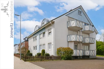 001 - Balkonansicht - Wohnung mieten in Bielefeld - Bi-West: Geräumige 4-Zimmer-Wohnung mit Süd/Westbalkon - Nähe Babenhausen-Endstation