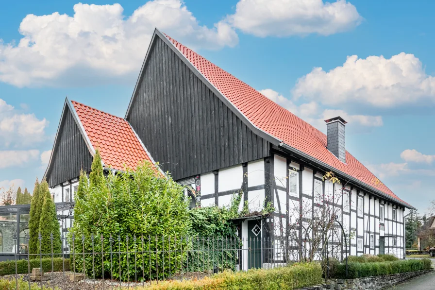 Ansicht 1 - Haus kaufen in Lage - KEINE KÄUFERPROVISION Historisches Fachwerkhaus mit viel Potential in Lage Kachtenhausen