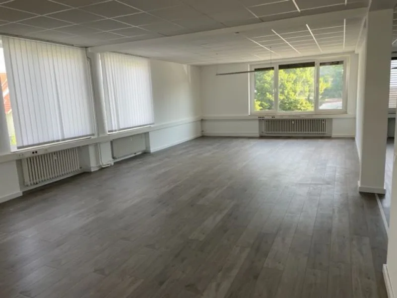 Büro - Büro/Praxis mieten in Steinhagen - Vermittelt...Großes Büro frisch renoviert in Steinhagen !
