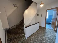 Flur Obergeschoß mit Treppe zum Dachboden