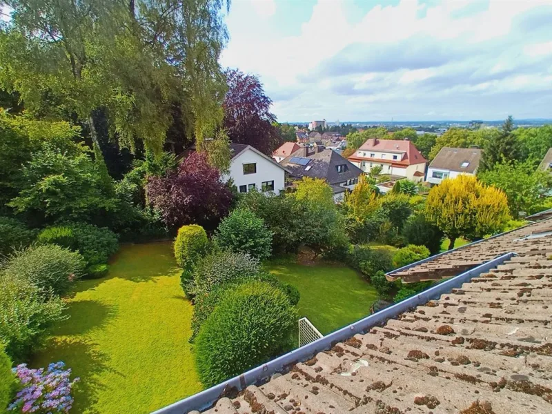 Blick vom Balkon - Wohnung kaufen in Biefeld - VERMITTELT ... Dachgeschoß-Wohnung mit Blick über die Stadt !