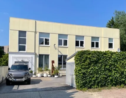 Hausansicht  - Halle/Lager/Produktion mieten in Bielefeld - Exclusives Loft in Bielefeld - Zentral !