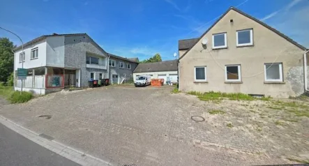 Ansicht Google - Haus kaufen in Kirchlengern - RESERVIERT...Haus plus Gewerbe für Handwerker in Kirchlengern ! Es gibt viel zu tun !