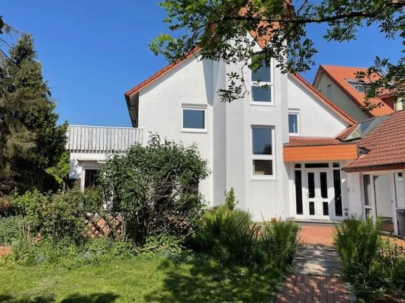Gartenansicht - Sonstige Immobilie kaufen in Bielefeld - Haus mit viel Raum - entdecke die Möglichkeiten!