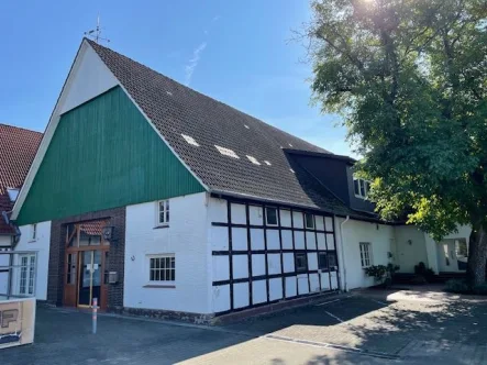 Hausansicht - Haus kaufen in Hiddenhausen - Mach was draus ... ehemaliges Hofgebäude mit besonderem Flair