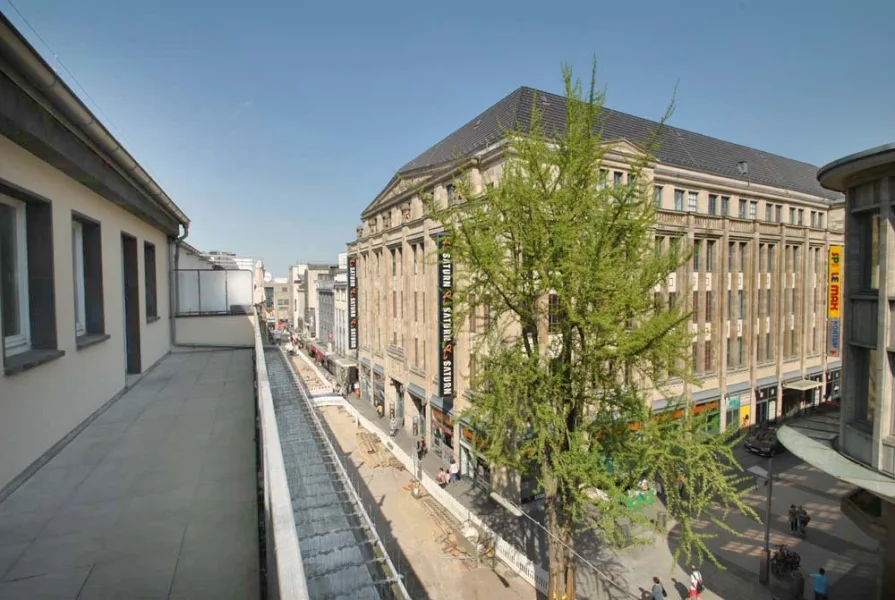 Balkon mit Ausblick Kortumstrasse (2) - Wohnung mieten in Bochum - Penthaus in der Fußgängerzone!
