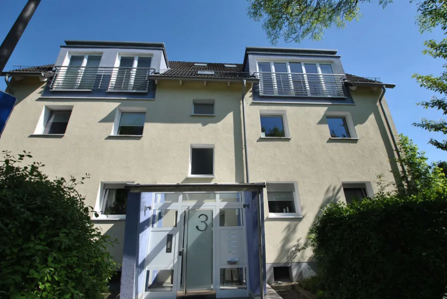 Hausansicht (1) - Wohnung mieten in Bochum / Bergen - Schöne Wohnung mit EBK & Balkon in Bo-Bergen !