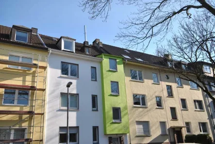 Front - Wohnung mieten in Bochum - Top-saniertes Dachgeschoss im Ehrenfeld !