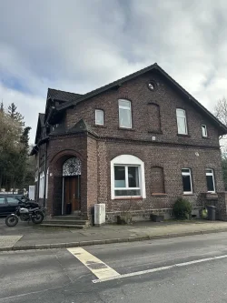 Objektansicht fern (3) - Büro/Praxis mieten in Hattingen - Attraktive Bürofläche mit Lager & Parkplätzen!