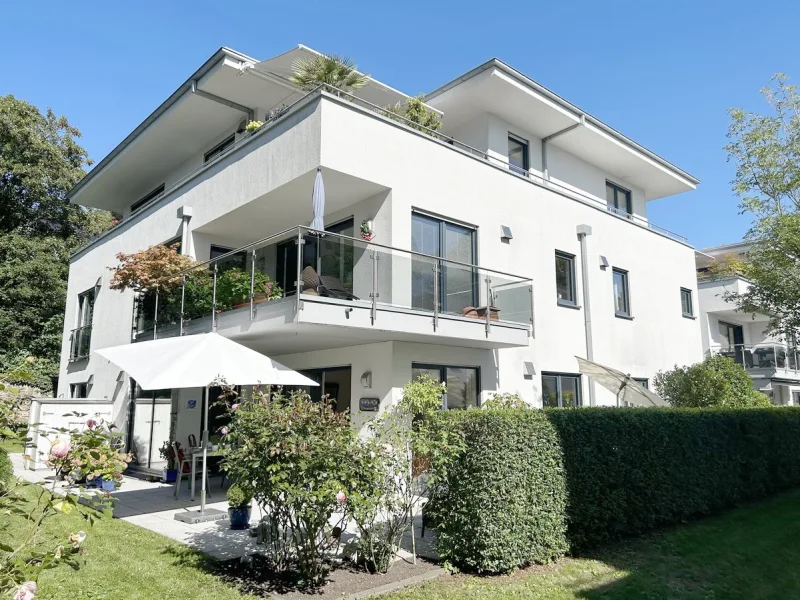 Hausansicht v. Garten - Wohnung kaufen in Bad Honnef - VERKAUFT! 3-Zimmer-Komfortwohnung (altengerecht) in ruhiger Spitzenlage von Bad Honnef-Rhöndorf