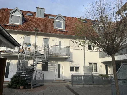 Hausansicht - Wohnung kaufen in Bonn - Lichtdurchflutete 3-Zimmer-Maisonettewohnung mit Balkon in Beuel-Geislar