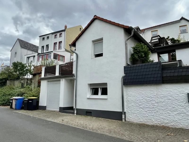 Straßenansicht - Haus kaufen in Bonn - Für den Individualisten