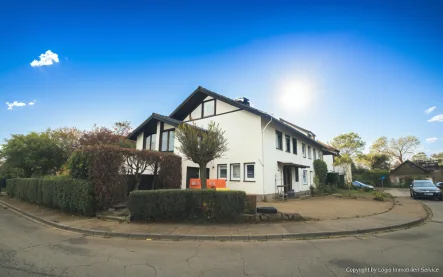 Titelbild - Haus kaufen in Swisttal / Buschhoven - Großes Haus, große Chancen: Doppelhaushälfte zum Renovieren nach Ihren Wünschen