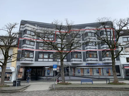 Frontansicht Gesamt - Büro/Praxis mieten in Eitorf - Eitorf-Zentrum: Büro- & Praxisflächen im Zentrum.