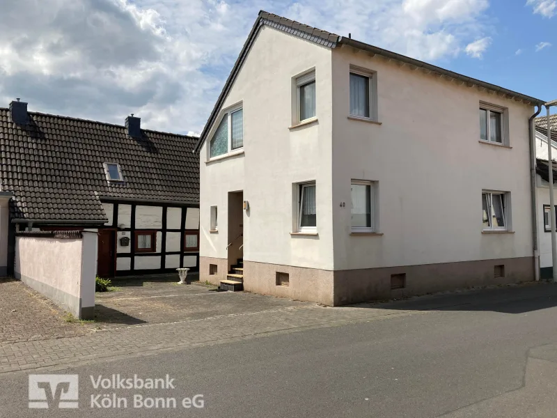 Außenansicht - Haus kaufen in Bonn - Zwei Häuser auf einem Grundstück in Bonn-Buschdorf!
