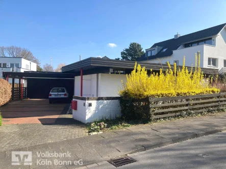 Außenansicht - Haus kaufen in Bonn - Bonn-Ippendorf - Großzügiger Bungalow in bester Lage