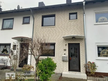 Frontansicht - Haus kaufen in Köln - Köln-Urbach: Ihr Lebensmittelpunkt in Anliegerstraße.