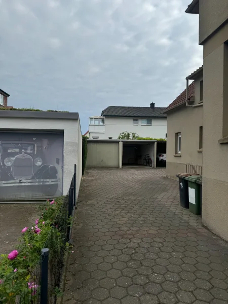 Zufahrt Garagen Carport