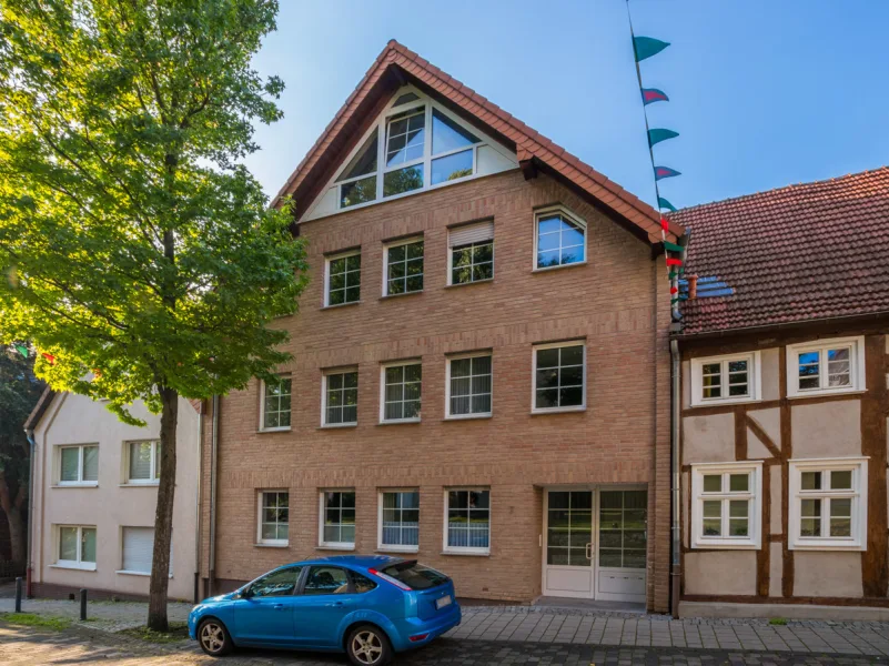 Außenansicht - Wohnung mieten in Büren - SCHÖNE INNENSTADTWOHNUNG MIT EINBAUKÜCHE, BALKON UND TOLLER AUSSICHT