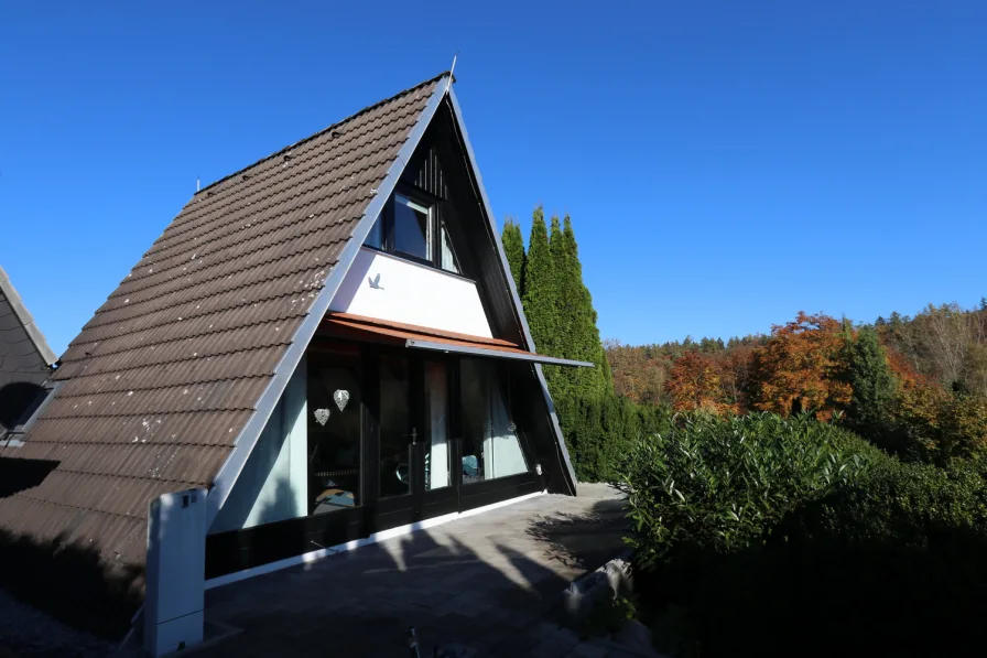 Sonnenmarkise über der Terrasse