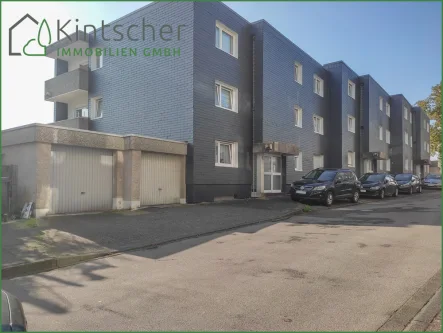 Hausfront von links - Wohnung kaufen in Remscheid - Ruhig gelegen und zentrumsnah - 2 Zimmer Wohnung mit Balkon u. Garage in Remscheid-Honsberg