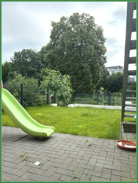 Garten mit Terrasse