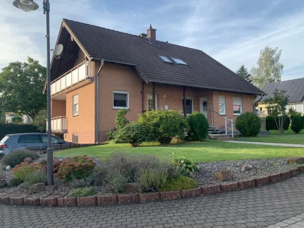 Außenansicht - Haus kaufen in Blankenrath - +++ Reduziert +++ Gelegenheit - Gepflegtes Einfamilienhaus im Neubaugebiet