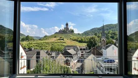 Ausblick vom Esszimmer aus  - Wohnung mieten in Cochem - Erstbezug - 3-Zimmer-Wohnung mit großer Dachterrasse und atemberaubender Aussicht