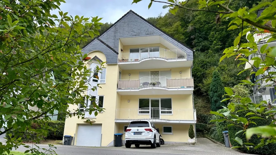 Ansicht Liegenschaft - Wohnung kaufen in Bad-Bertrich - Helle Eigentumswohnung mit Loggia und Stellplatz in Bad Bertrich