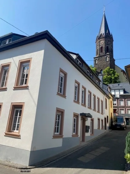 Historisches Mosel-Winzerhaus - Lieser - Wohnung kaufen in Lieser - Vermietete 2-Zimmer-DG-Eigentumswohnung in historischem Gewand - interessante Rendite