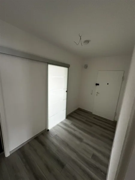 Diele Blickrichtung Küche / EIngang - Wohnung mieten in Dortmund - Frisch sanierte 3. Zi.- Wohnung mit Balkon-Ihre neue Wiohnung?