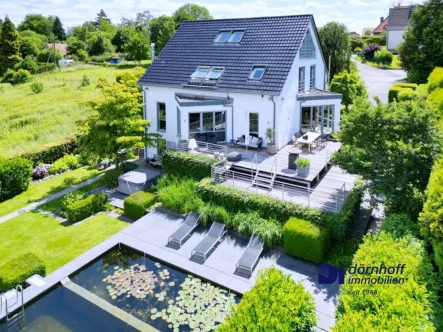 Hausansicht - Haus kaufen in Dortmund / Buchholz - Exklusive Villa in Dortmund Buchholz: Luxus und Privatsphäre perfekt vereint