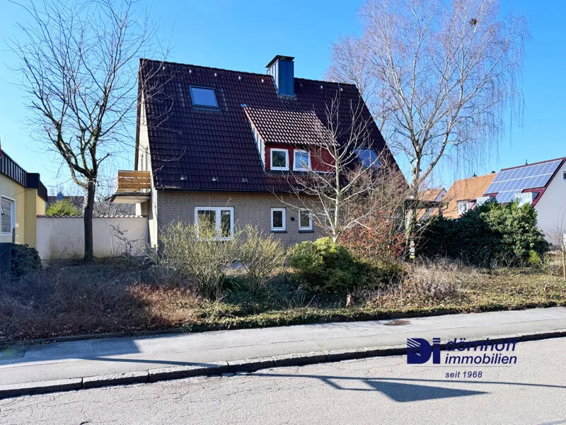 Straßenansicht - Haus kaufen in Dortmund / Aplerbeck - Familien(t)raum zum Selbstgestalten – entkerntes Haus mit 1.030 m² Grundstück in ruhiger Lage