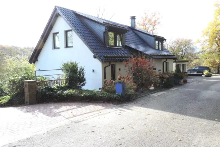 Hausansicht - Haus kaufen in Sprockhövel / Schee - Traumhaftes Anwesen in idyllischer und ruhiger Lage von Sprockhövel