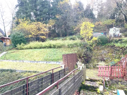 Zuwegung zum Garten - Haus kaufen in Hemer / Westig - Mehrgenerationenhaus für die große Familie mit großem Garten in ruhiger Lage