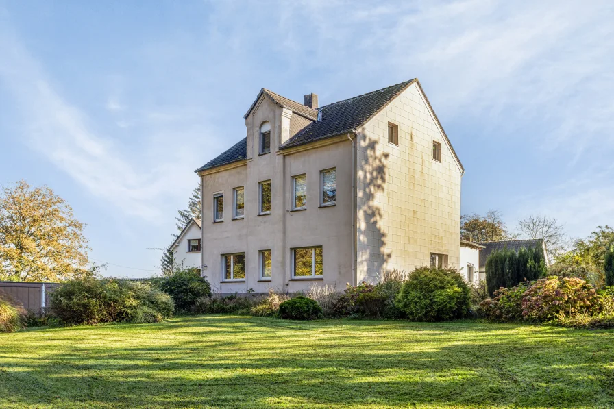 Ein Unikat - Haus kaufen in Dortmund - Einmaliges 3-Familienhaus direkt am Süggelwald