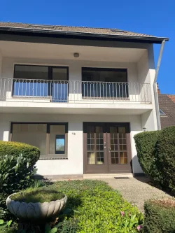  Hausansicht Maikammer 4a - Wohnung kaufen in Düsseldorf - 2 Zimmer Stadtappartement in Rheinnähe