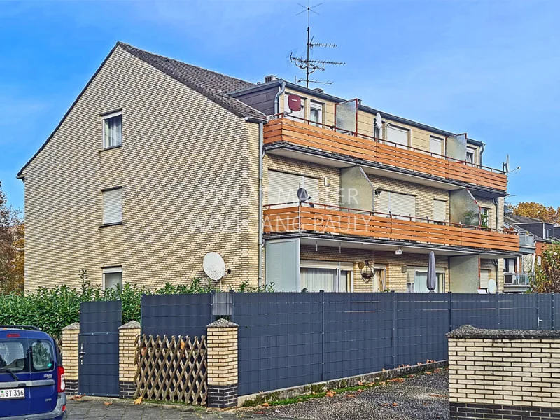 Rückansicht - Haus kaufen in Mönchengladbach-Geneicken - 9 Parteien ++ Ideale Wohnungsgrößen/ kein Leerstand/ ruhige Lage