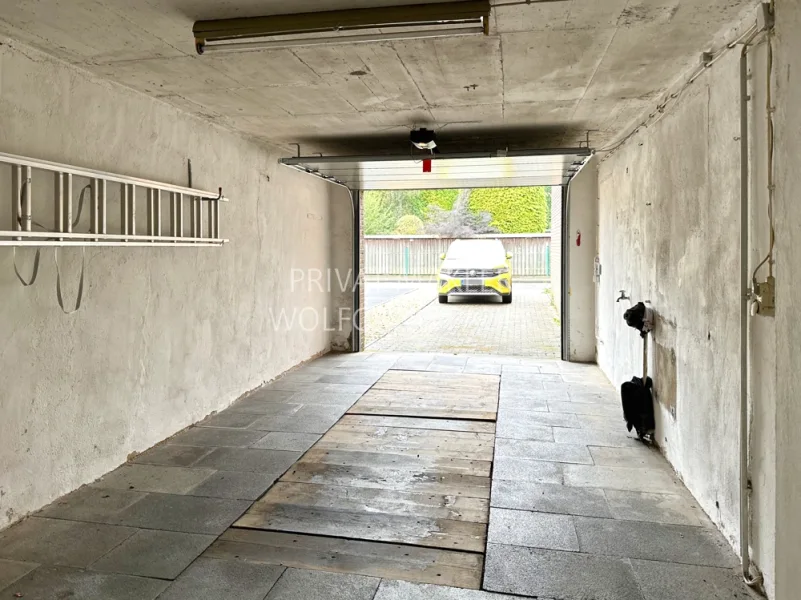 Garage/Grube