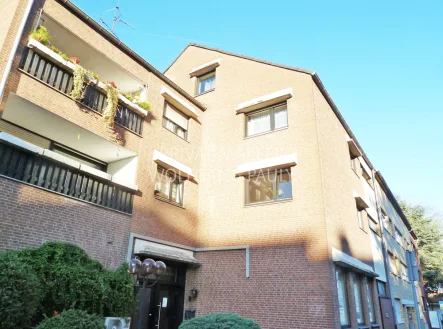 Strassenansicht - Wohnung mieten in Mönchengladbach - GROSSZÜGIG ++ 2 Zimmer-Wohnung mit 81 m² / mitten in Rheydt