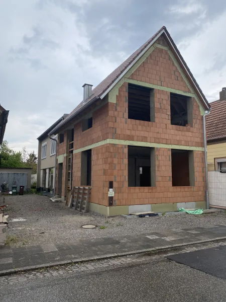 Hausansicht - Haus kaufen in Bellheim - ROHBAU IN BELLHEIM!