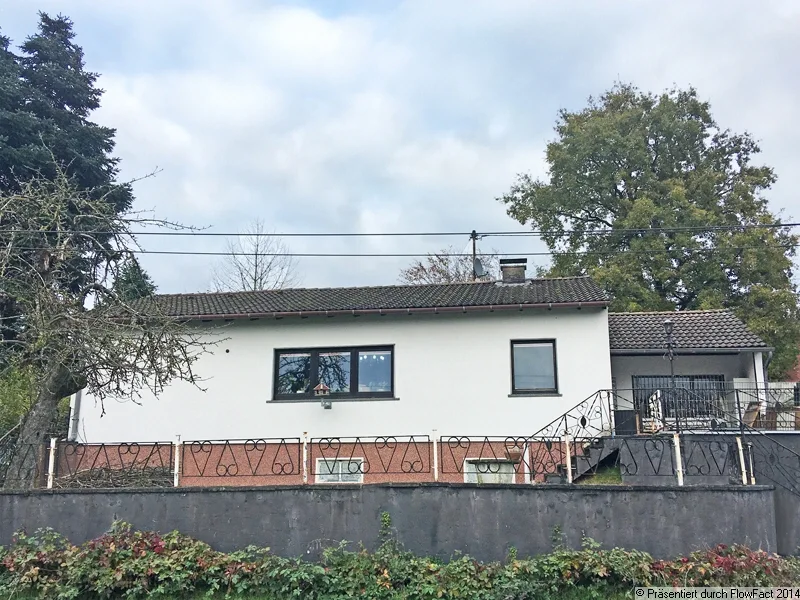 Einfamilienhaus in Hennef - Haus kaufen in Hennef - Bungalow mit Blick auf den eigenen Baum