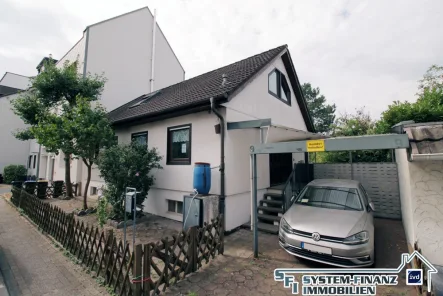 Frontansicht - Haus kaufen in Köln / Lindenthal - Köln-Lindenthal: Kleiner Bungalow in Stadtwaldnähe. Die Alternative zur Eigentumswohnung.