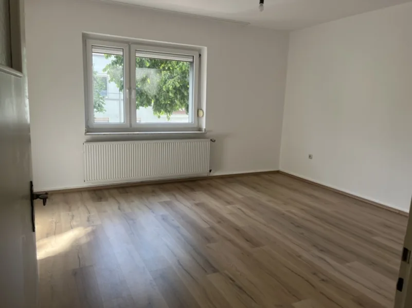 Wohnzimmer - Wohnung mieten in Gelsenkirchen - Helle und geräumige 2-Zimmer-Wohnung in super Lage