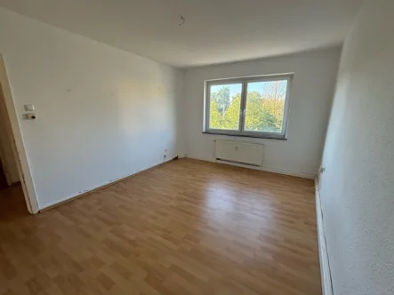 Wohnzimmer - Wohnung mieten in Herne - Charmante 2-Zimmer-Wohnung mit Balkon und Abstellkammer