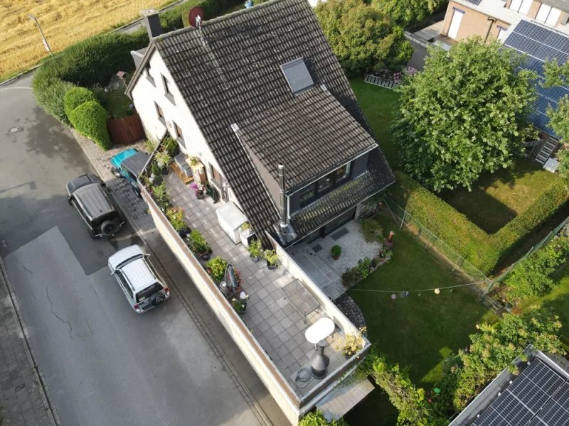 Ansicht oben - Haus kaufen in Duisburg - Die Pferdekoppel ist Ihr neuer Nachbar!Zweifamilienhaus in Duisburg-Serm