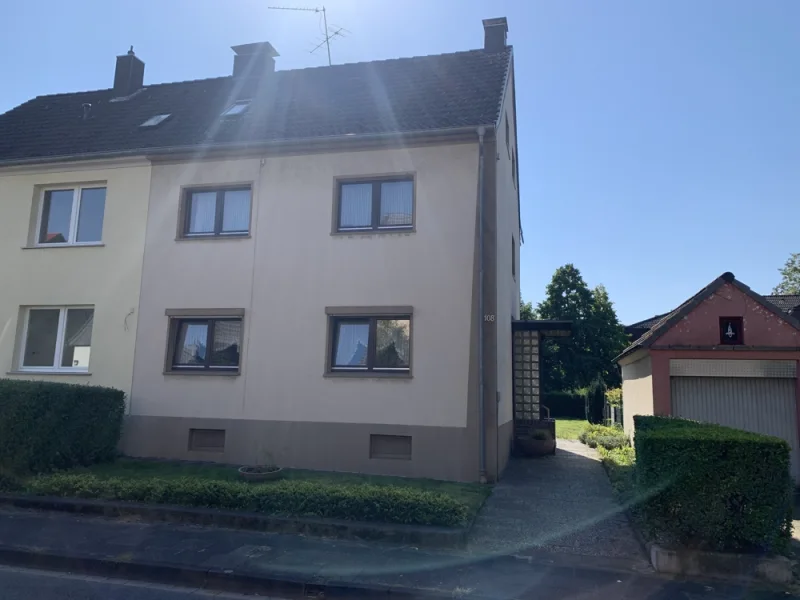 Außenansicht - Haus kaufen in Duisburg - Viele Optionen in bester Lage!Ein- bzw. Zweifamilienhaus in Duisburg Buchholz